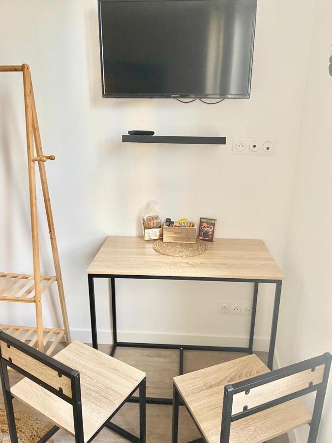 Studios Charmants Cosy A 5 Minutes Du Centre-Ville Bourges Luaran gambar